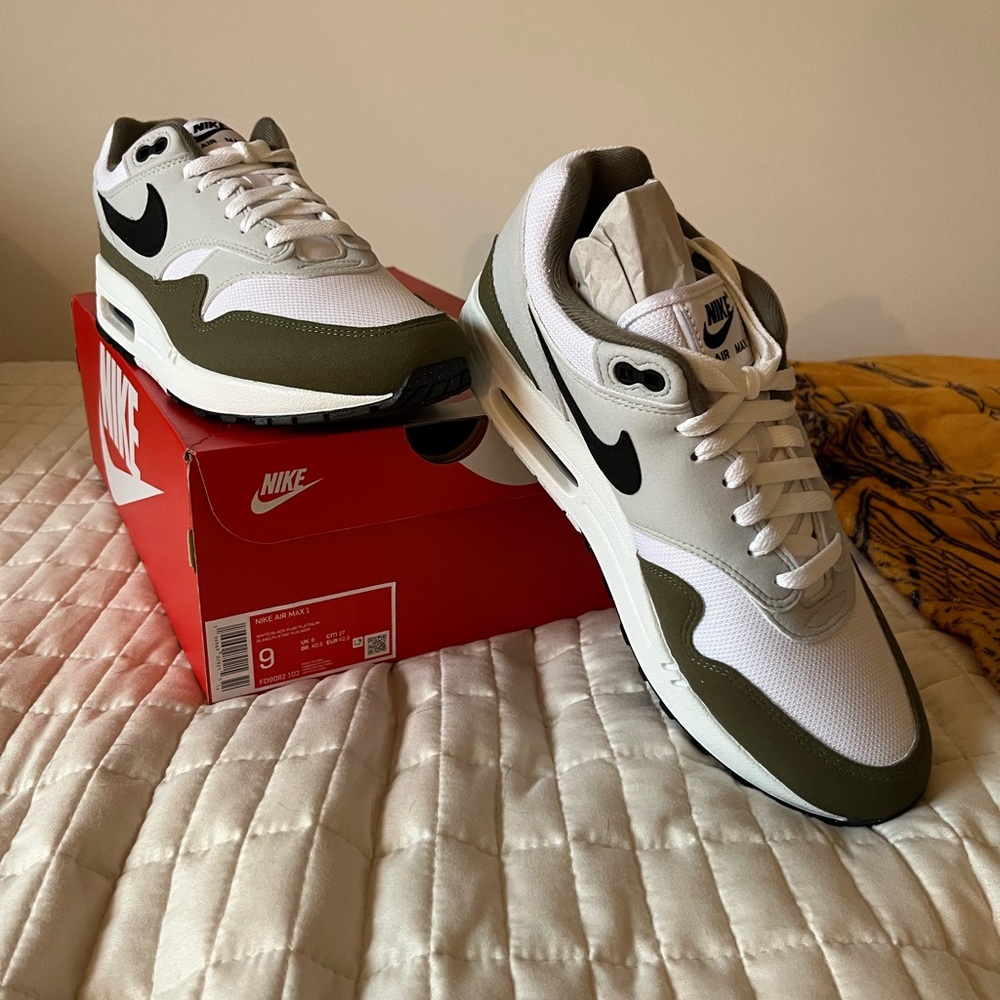 Nike Air Max 1 NEVER WORN!!!